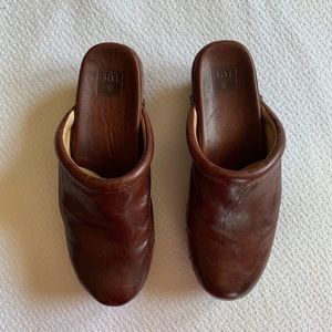 Frye Clara Campus Clog. Size 8.